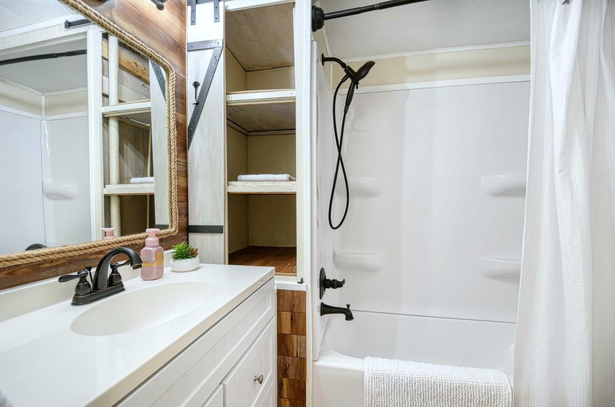 18 Henderson Naples, FL 34114 - Photo 10 of 33 tempImage0UDNix