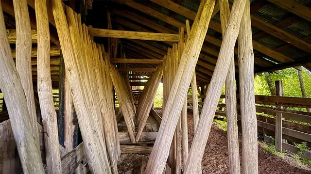 a black and white photo of a room