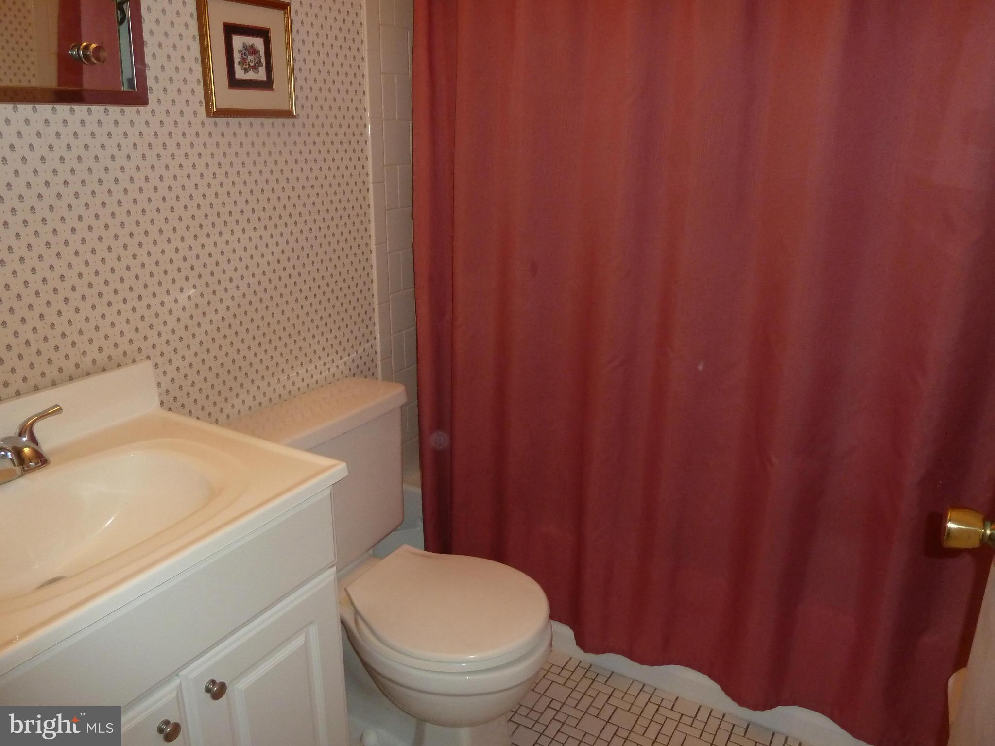 197 Hickory Point Road Pasadena, MD 21122 - Photo 12 of 26 Bath