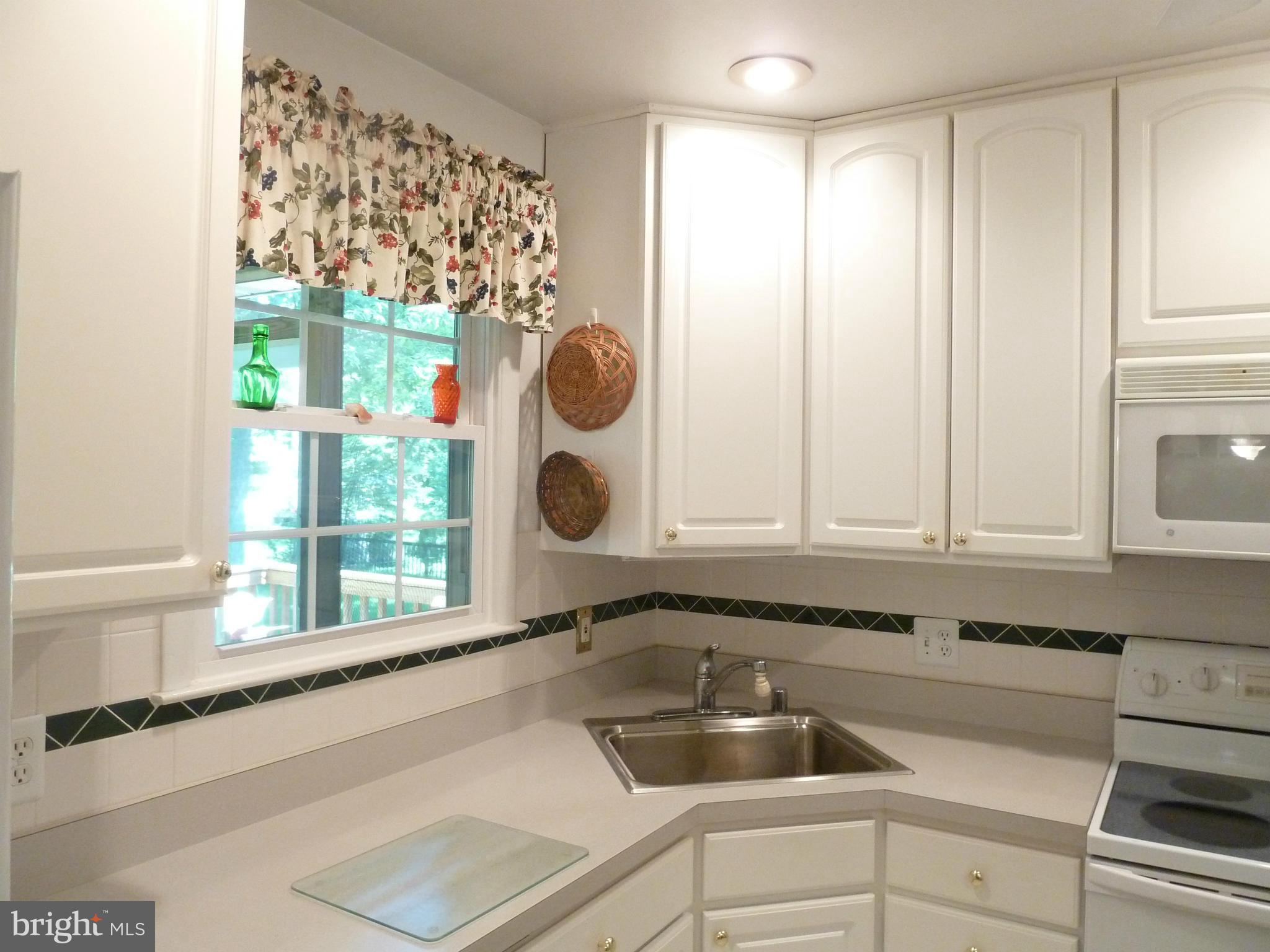 197 Hickory Point Road Pasadena, MD 21122 - Photo 5 of 26 Kitchen