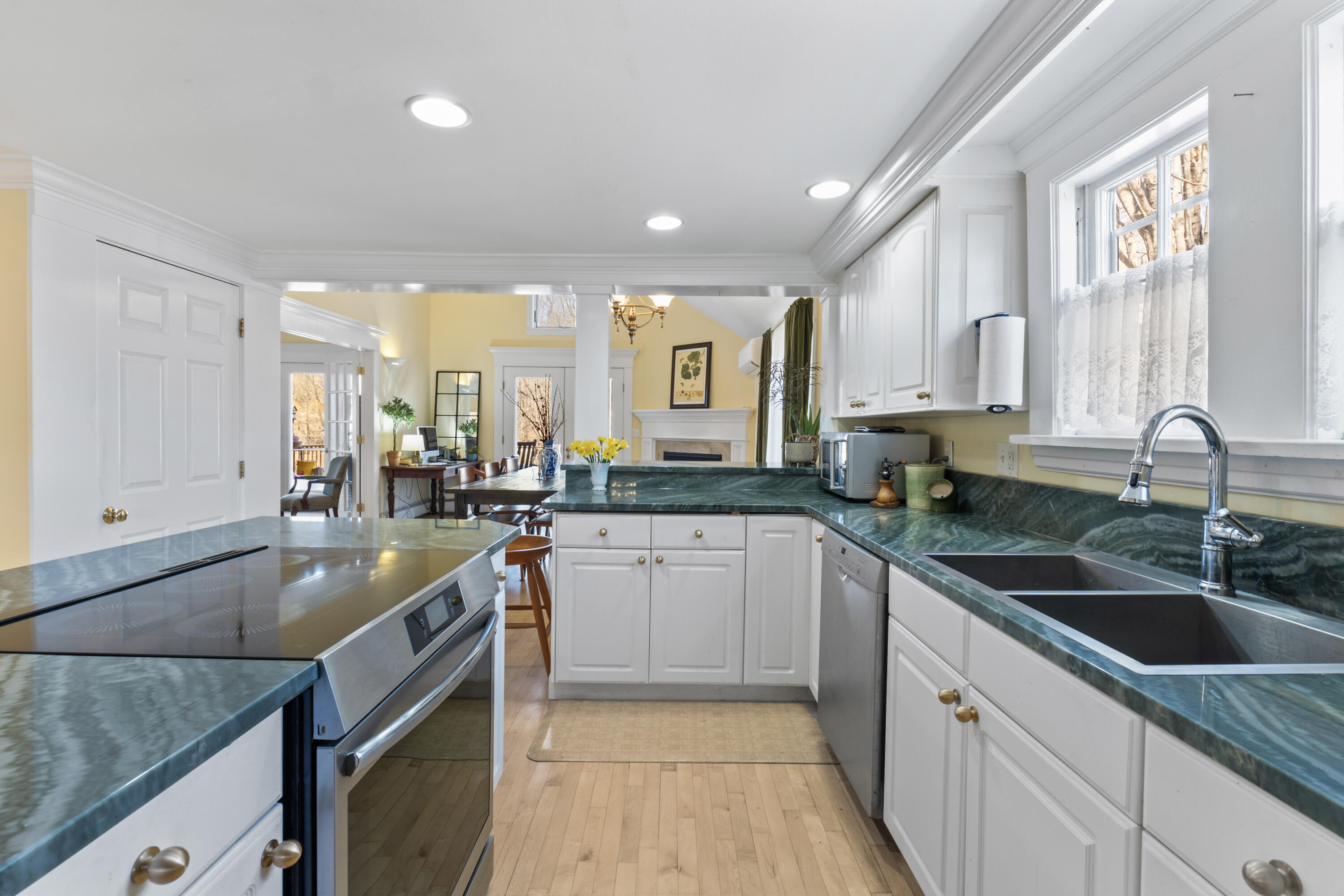 155 Pepperrell Road Kittery, ME 03905 - Photo 14 of 89 155 Pepperrell Rd