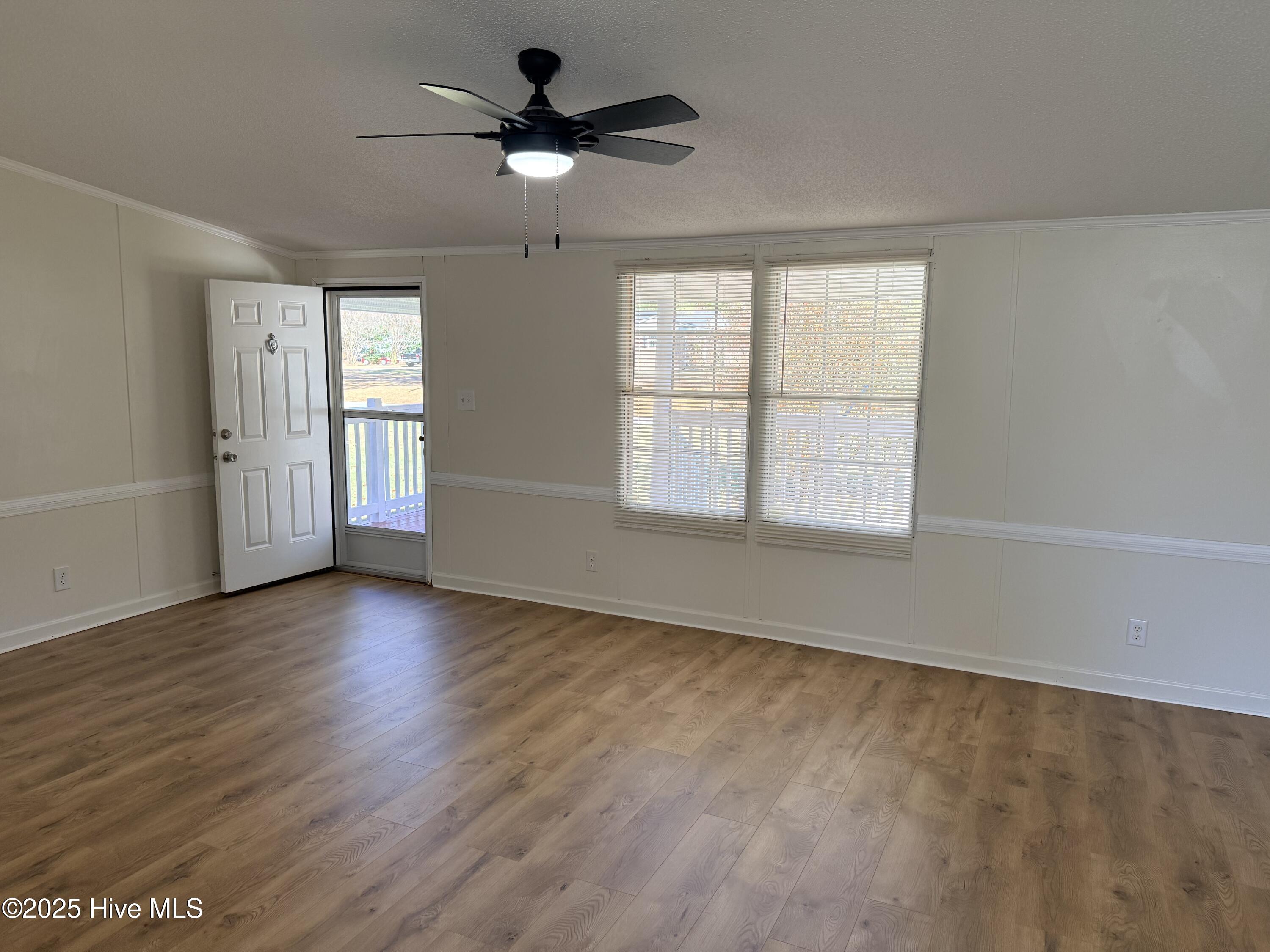 325 Wises Store Road Murfreesboro, NC 27855 - Photo 31 of 60 Living Room