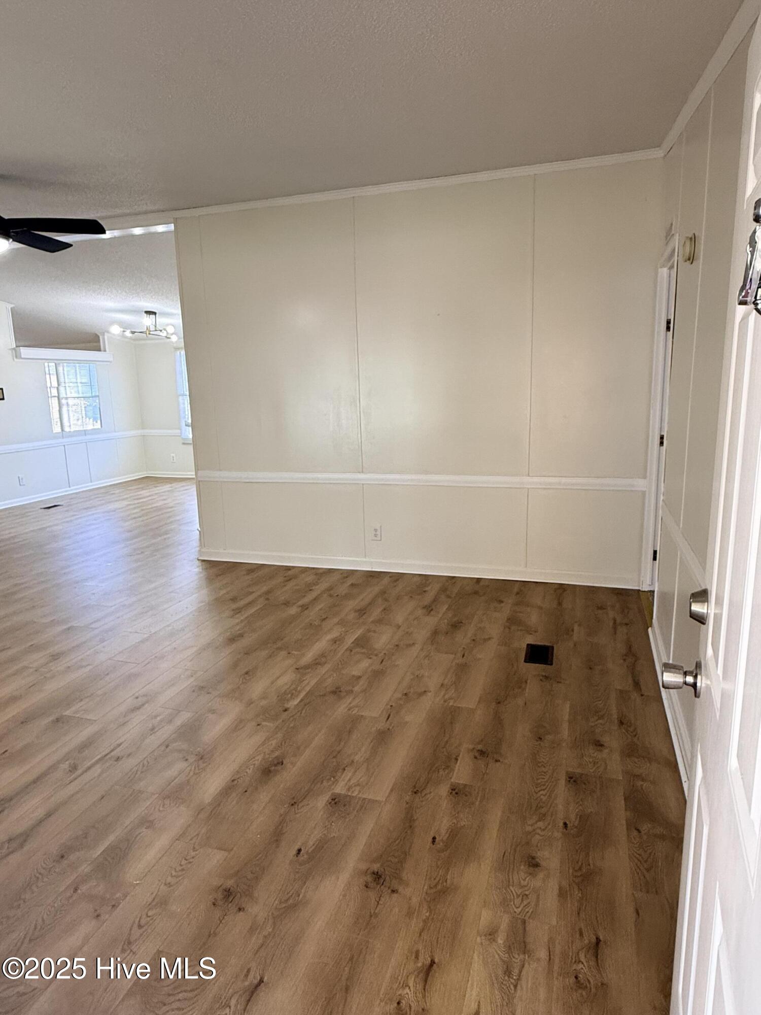 325 Wises Store Road Murfreesboro, NC 27855 - Photo 33 of 60 Living Room