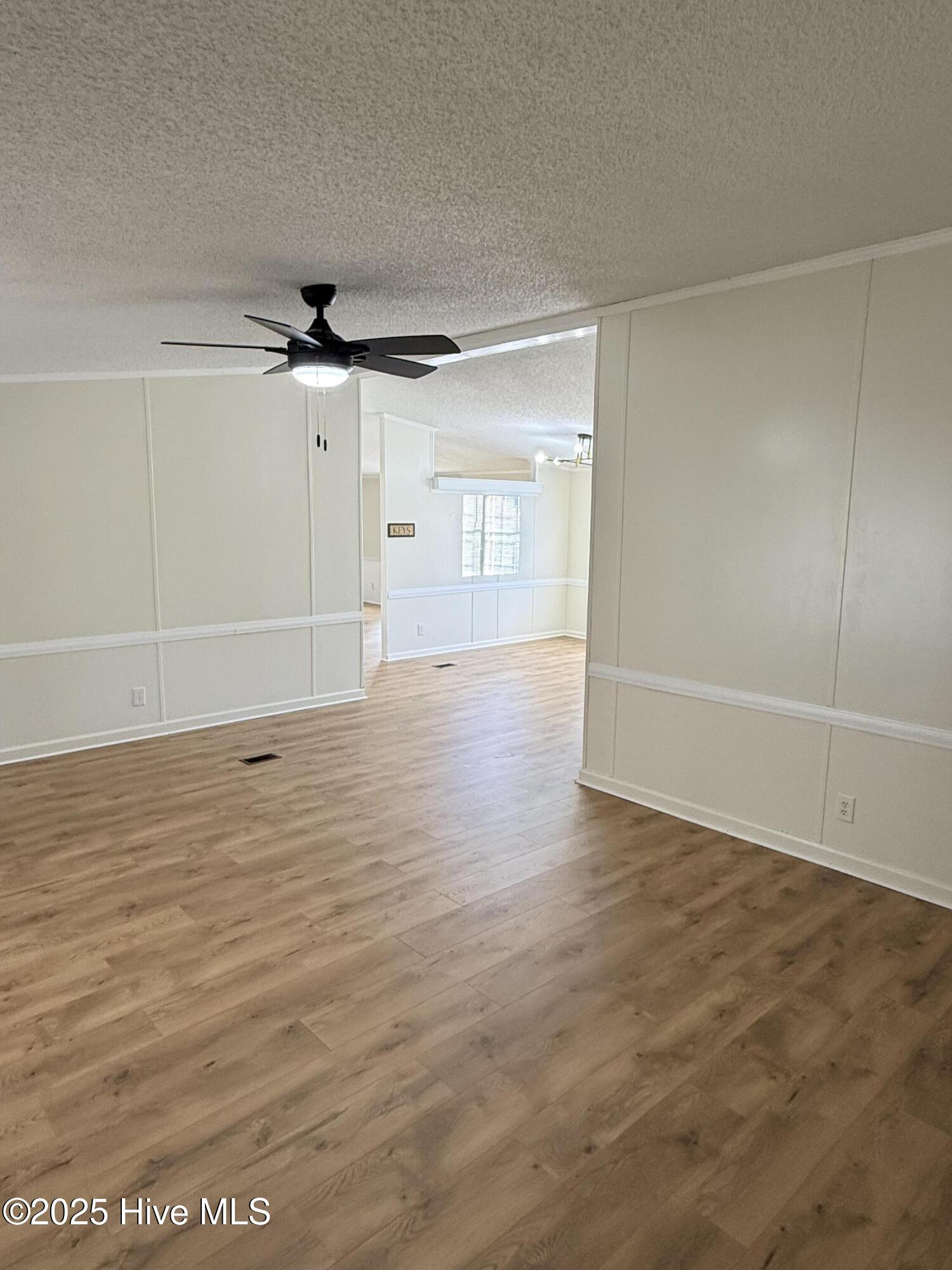 325 Wises Store Road Murfreesboro, NC 27855 - Photo 34 of 60 Living Room
