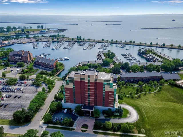 $2,885 | 132 Lakefront Boulevard, Unit 105, Buffalo, NY 14202