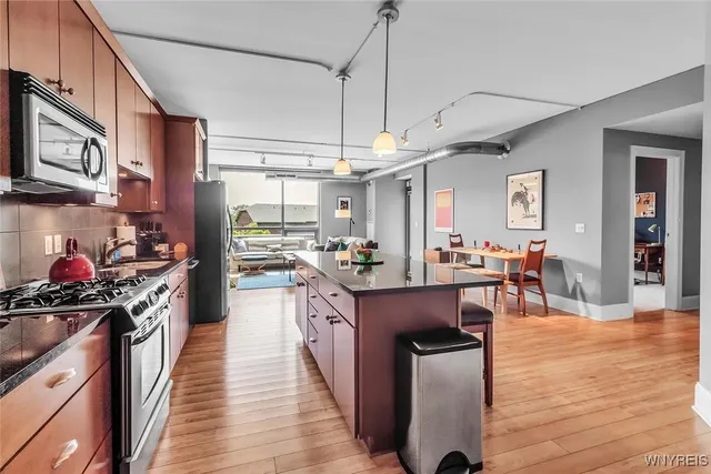 $2,885 | 132 Lakefront Boulevard, Unit 105, Buffalo, NY 14202