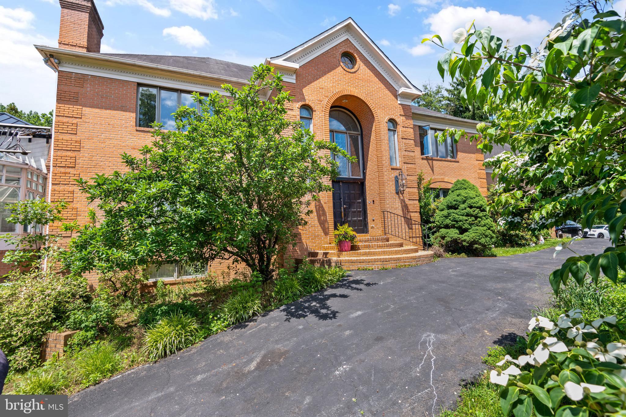 6121 Long Meadow Road McLean, VA 22101 - Photo 2 of 20