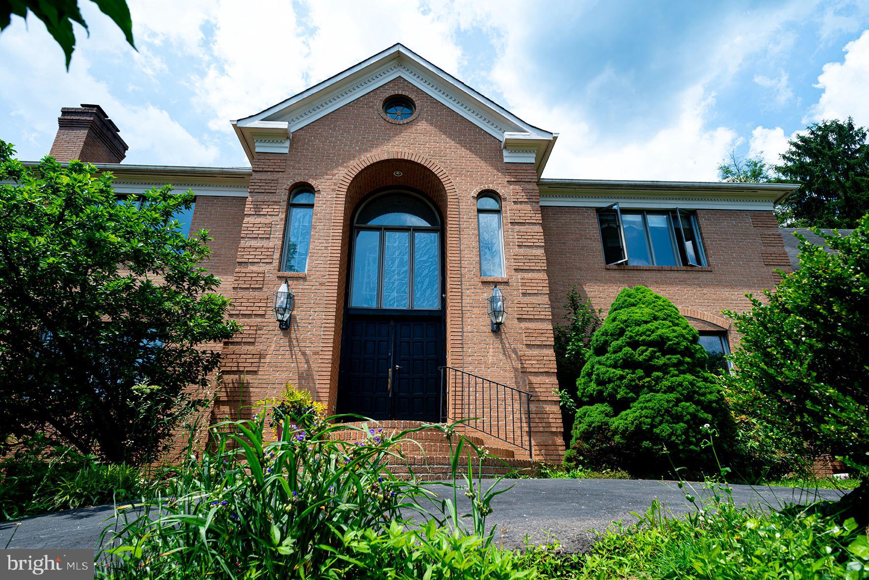 6121 Long Meadow Road McLean, VA 22101 - Photo 3 of 20