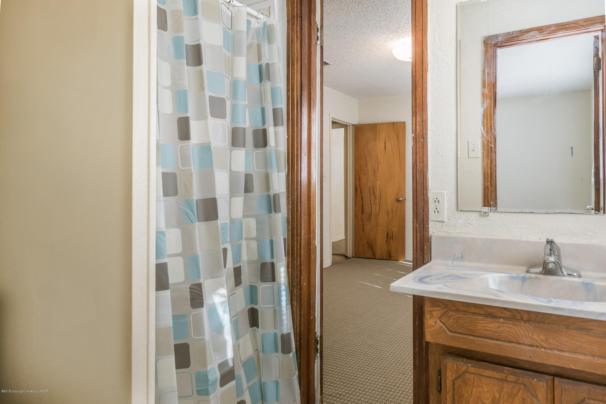 1703 North Spring Street Amarillo, TX 79107 - Photo 12 of 17 Master Bathroom_