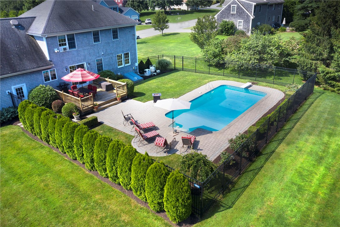 230 Spring Hill Road Portsmouth, RI 02871 - Photo 2 of 34 Gallery Image 2
