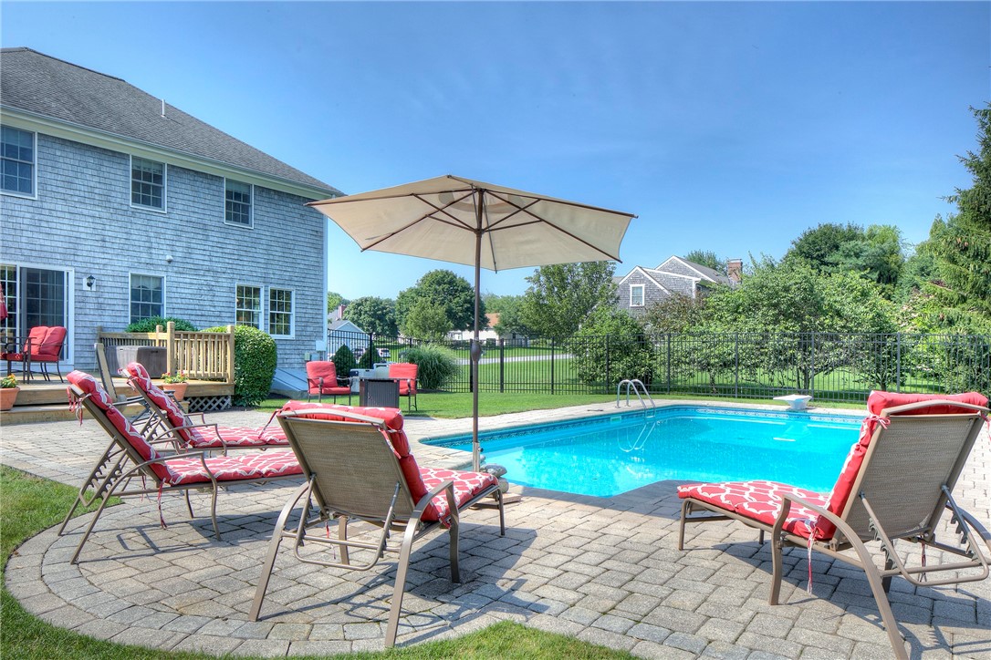 230 Spring Hill Road Portsmouth, RI 02871 - Photo 3 of 34 Gallery Image 3