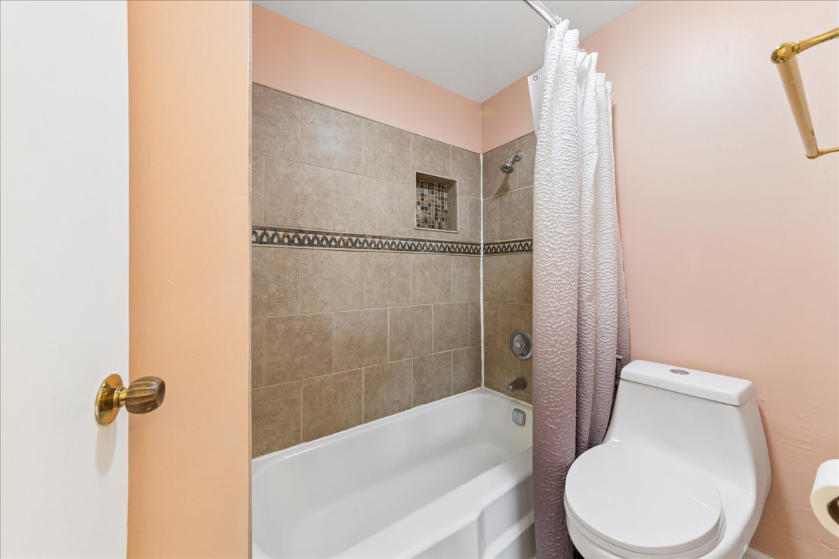 470 Raintree Court, Unit 3A Glen Ellyn, IL 60137 - Photo 7 of 11