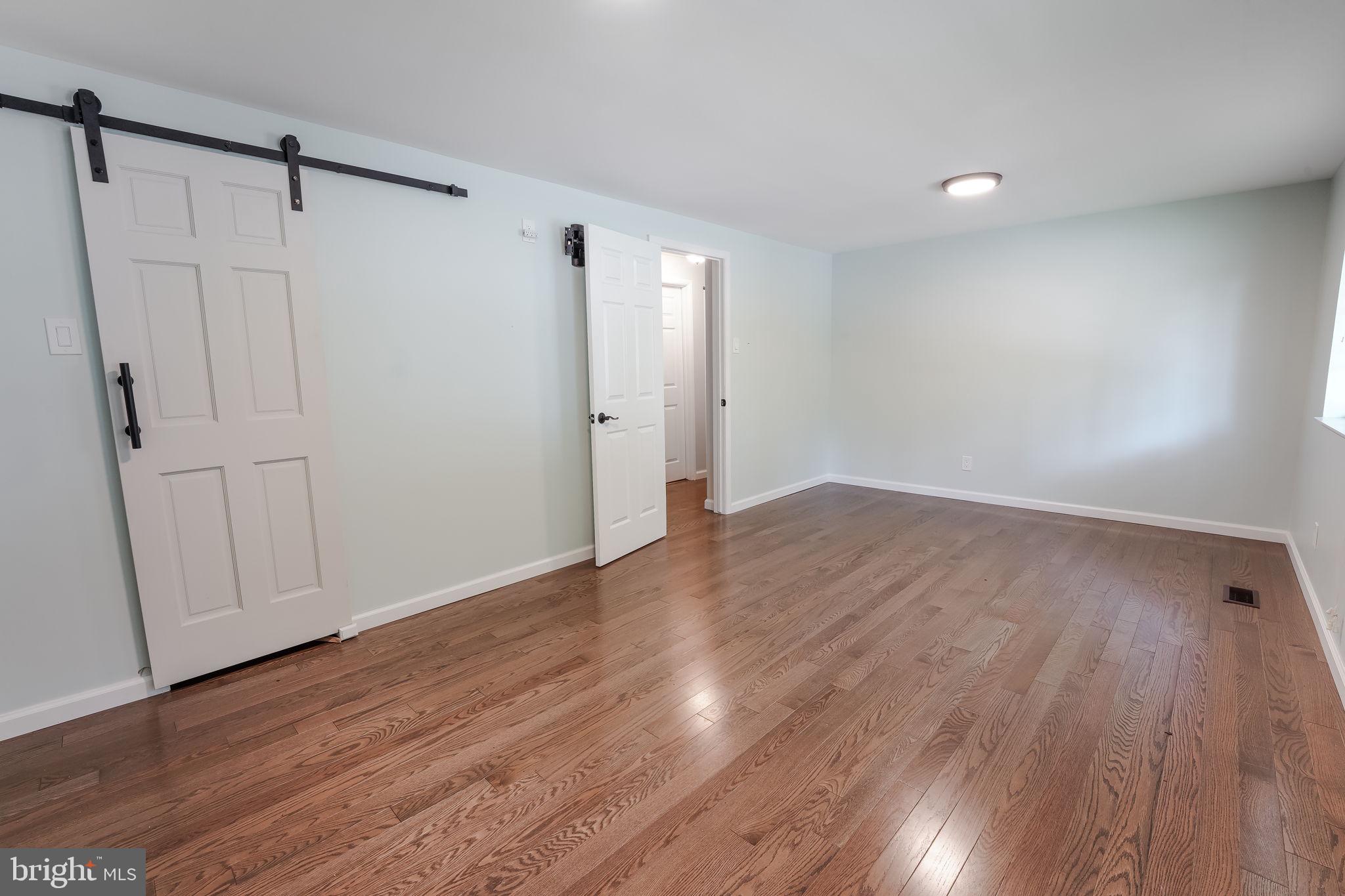 5917 Freds Oak Road Burke, VA 22015 - Photo 12 of 32 Gleaming hardwoods