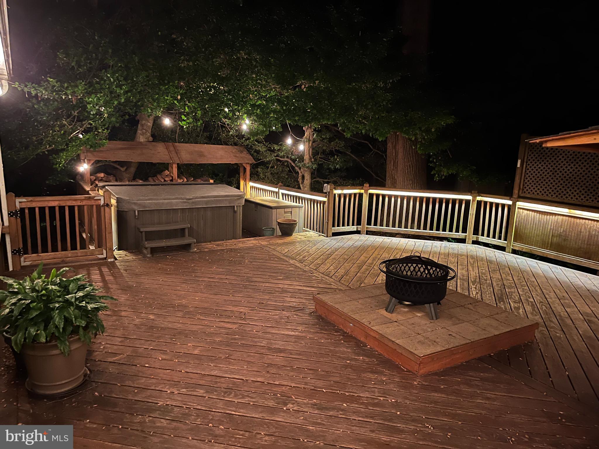 5917 Freds Oak Road Burke, VA 22015 - Photo 28 of 32 Relaxing space to hang out
