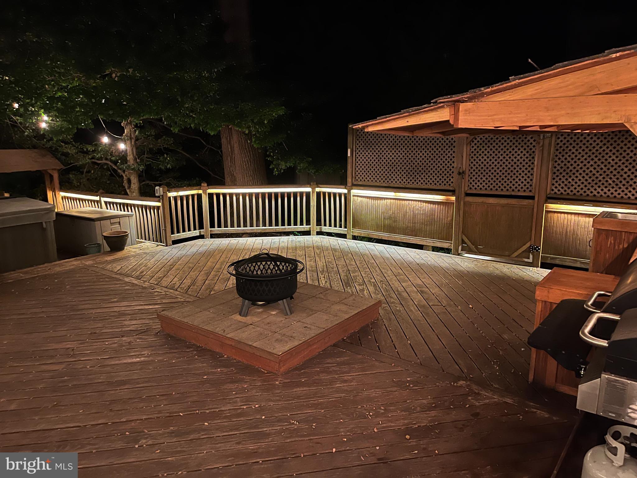 5917 Freds Oak Road Burke, VA 22015 - Photo 30 of 32 Enjoy this space year round!