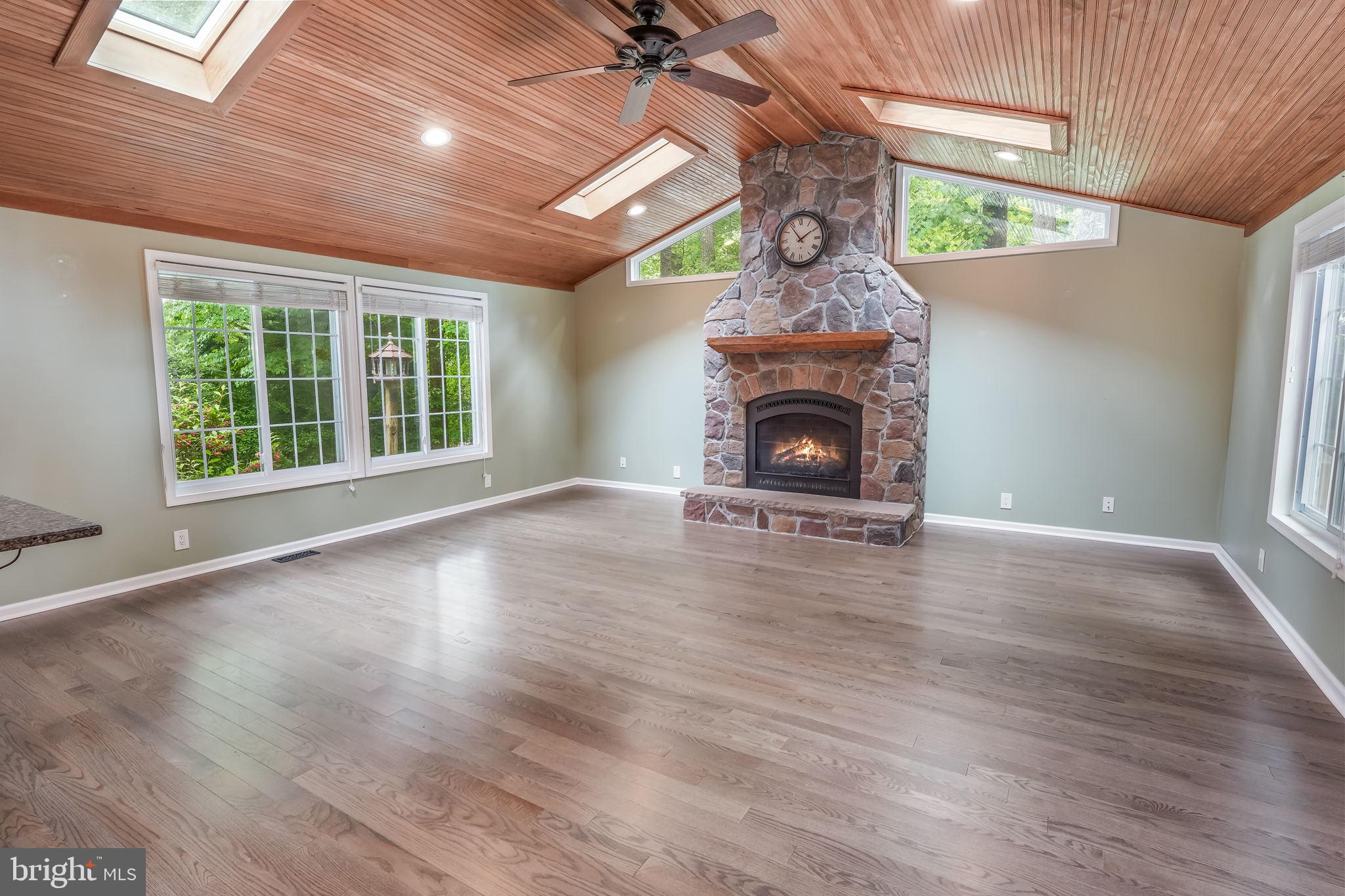 5917 Freds Oak Road Burke, VA 22015 - Photo 8 of 32 Our favorite room!
