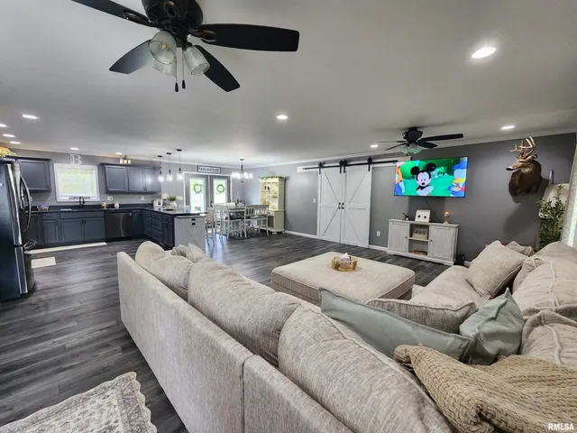 $273,000 | 1009 Trolley Road, Eldorado, IL 62930