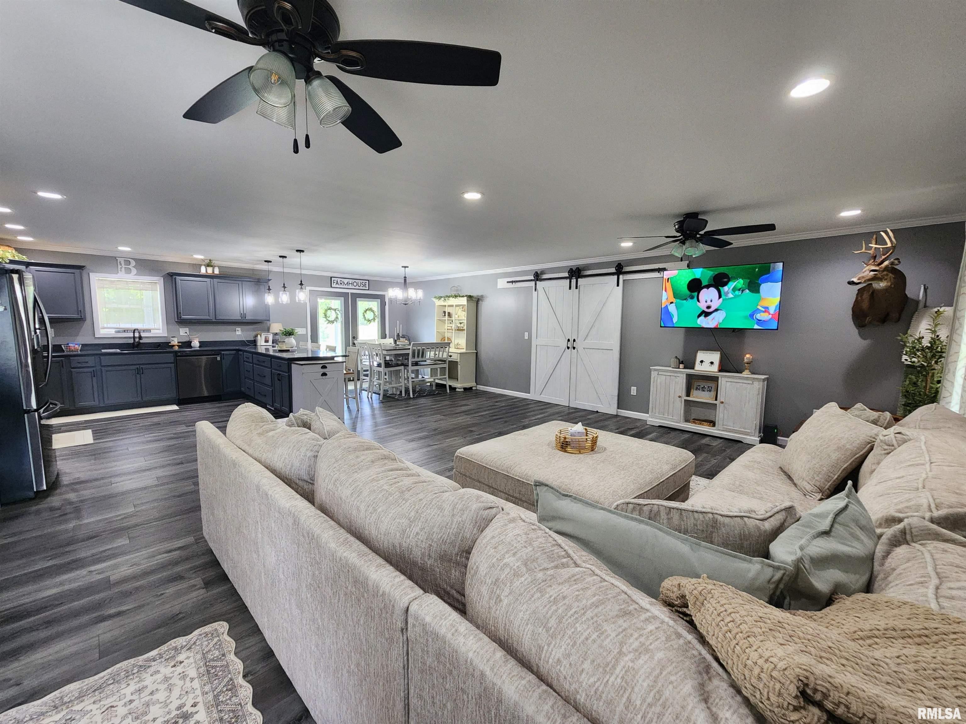 1009 Trolley Road Eldorado, IL 62930 - Photo 13 of 40