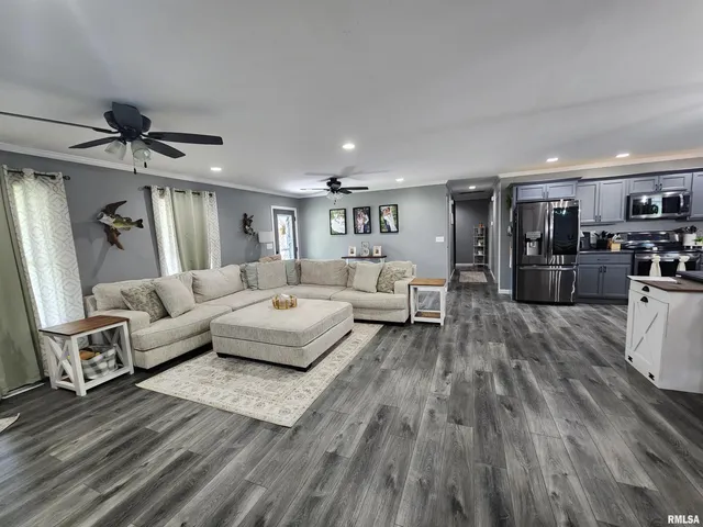 $273,000 | 1009 Trolley Road, Eldorado, IL 62930