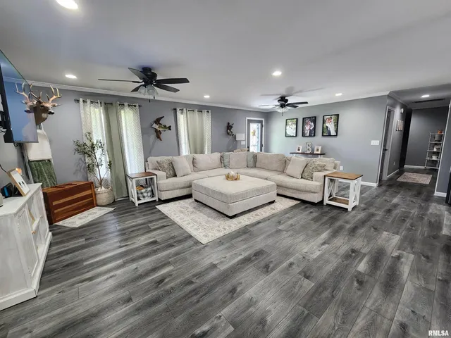 $273,000 | 1009 Trolley Road, Eldorado, IL 62930