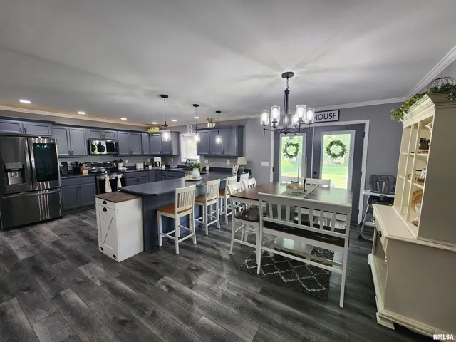 $273,000 | 1009 Trolley Road, Eldorado, IL 62930