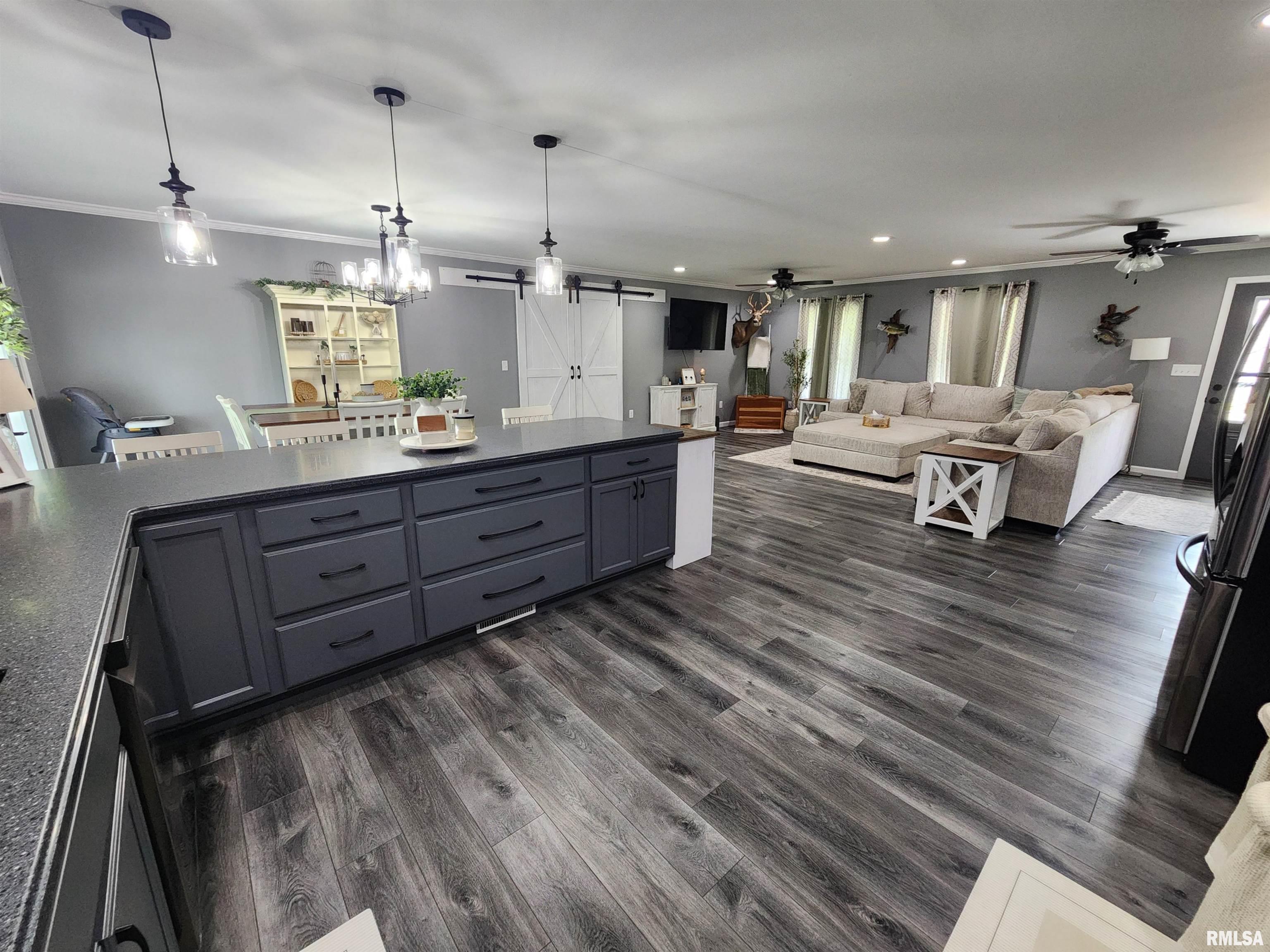 1009 Trolley Road Eldorado, IL 62930 - Photo 18 of 40