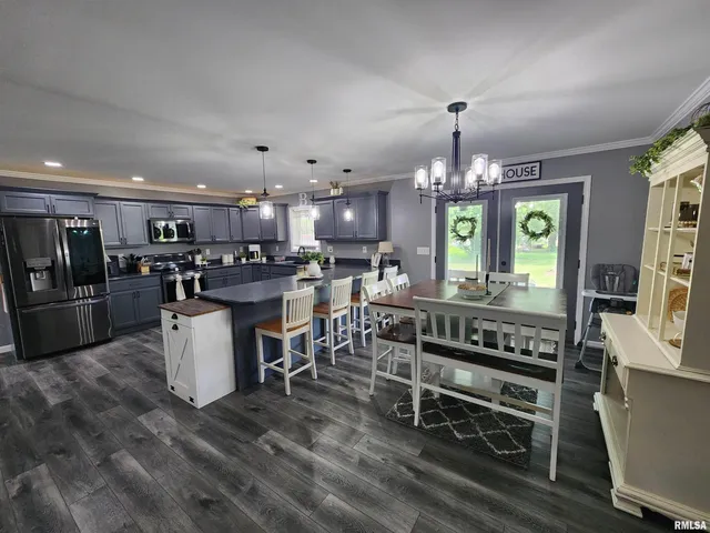 $273,000 | 1009 Trolley Road, Eldorado, IL 62930