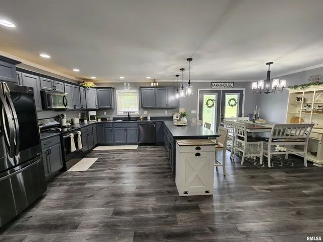 $273,000 | 1009 Trolley Road, Eldorado, IL 62930