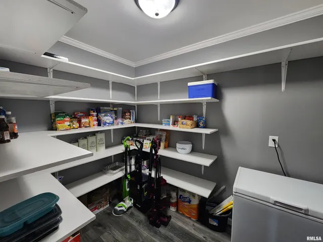 $273,000 | 1009 Trolley Road, Eldorado, IL 62930