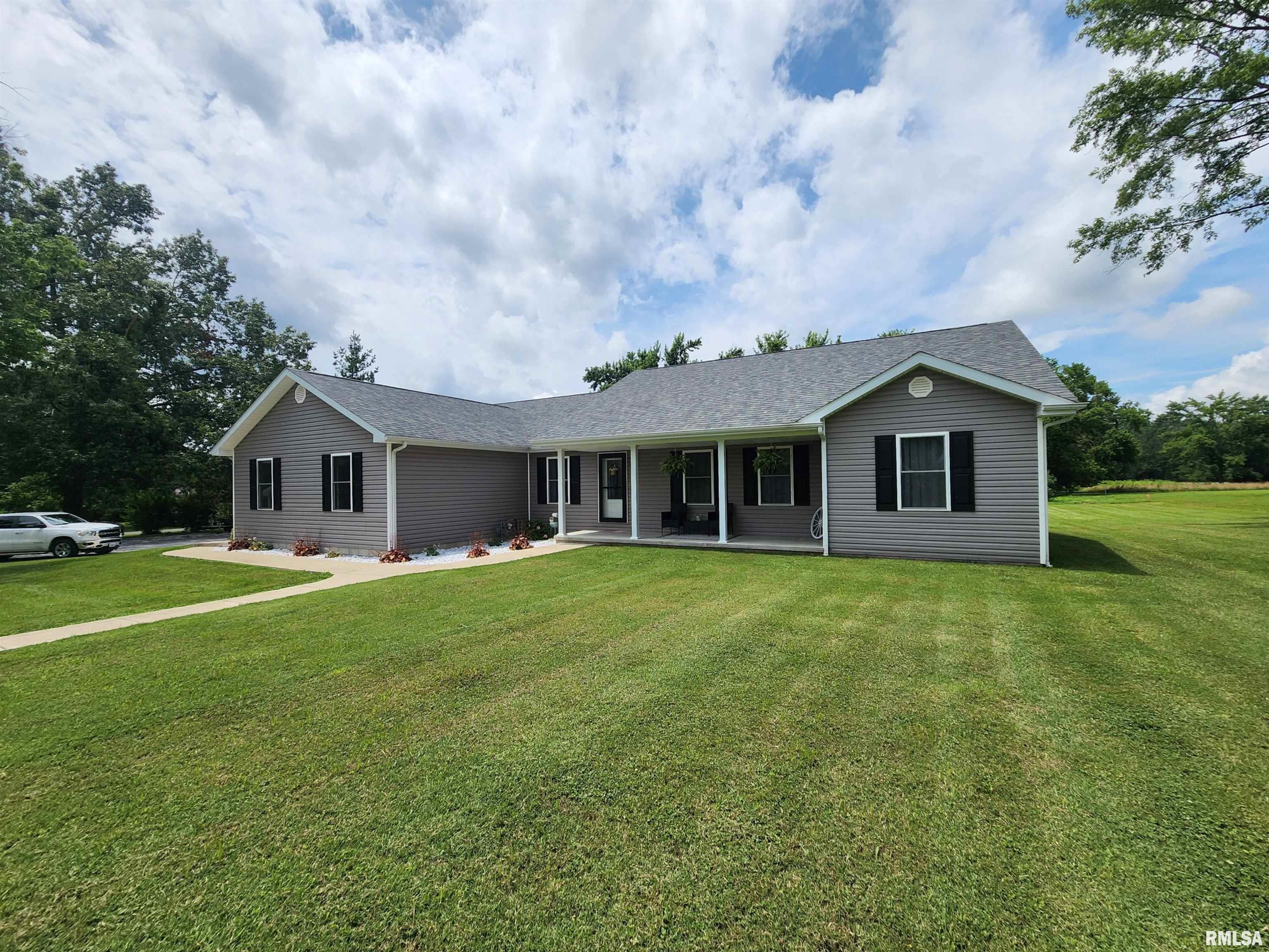 1009 Trolley Road Eldorado, IL 62930 - Photo 7 of 40