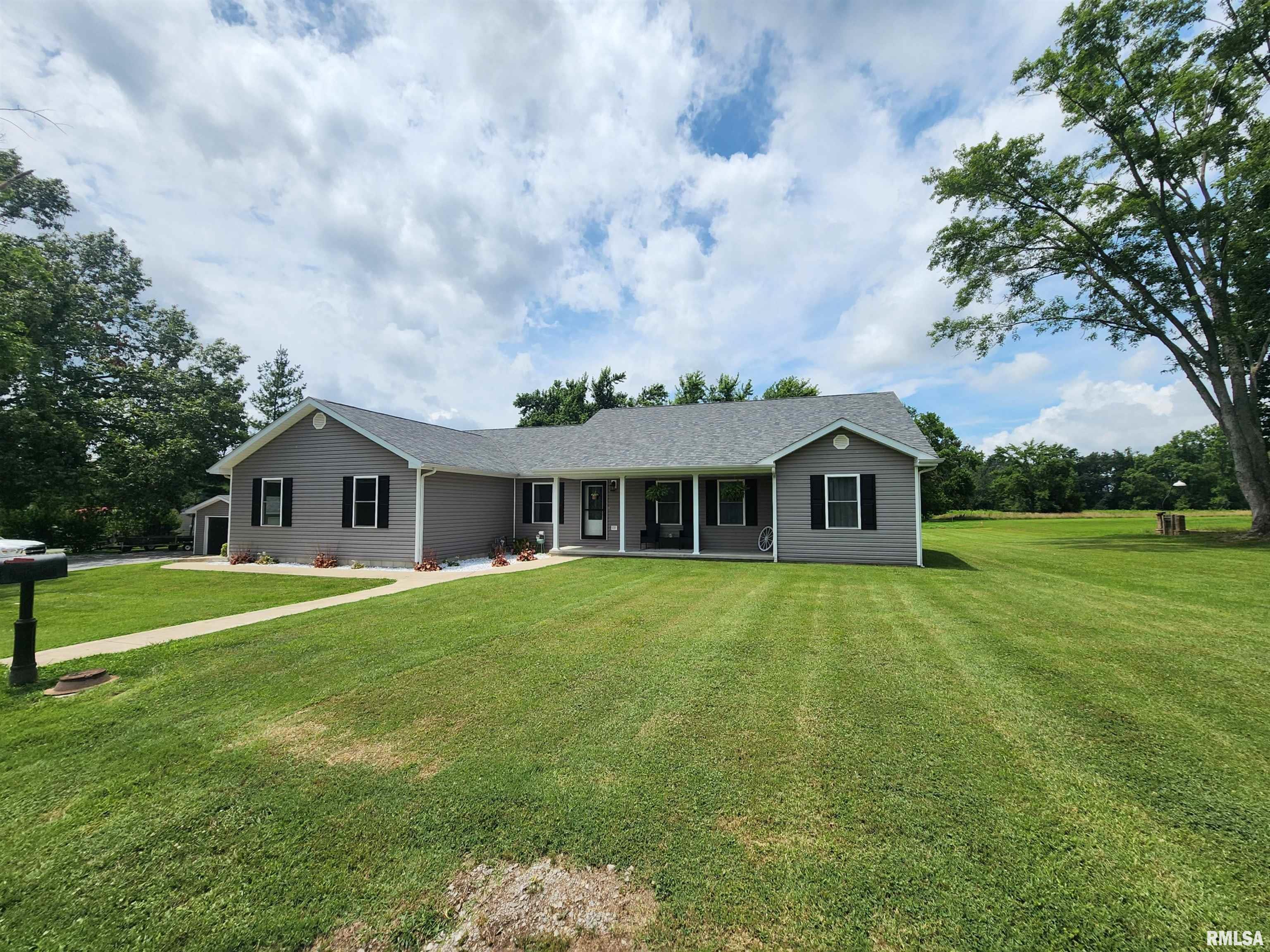 1009 Trolley Road Eldorado, IL 62930 - Photo 8 of 40