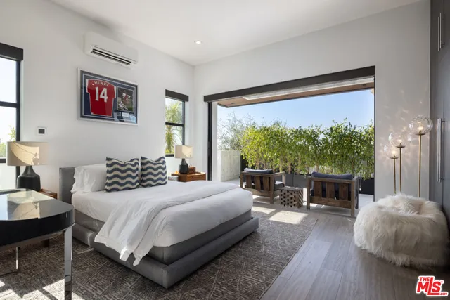 $11,950,000 | 800 North Tigertail Road, Los Angeles, CA 90049