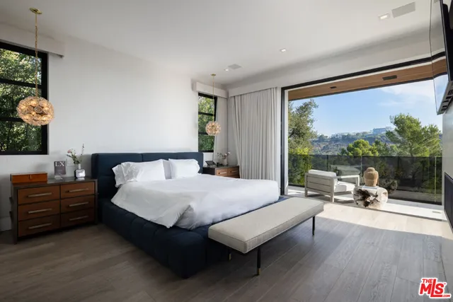 $11,950,000 | 800 North Tigertail Road, Los Angeles, CA 90049