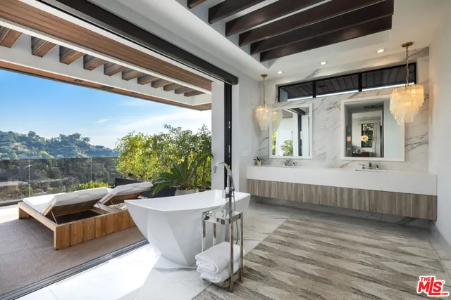 $11,950,000 | 800 North Tigertail Road, Los Angeles, CA 90049