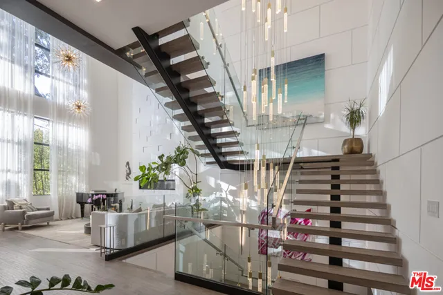 $11,950,000 | 800 North Tigertail Road, Los Angeles, CA 90049