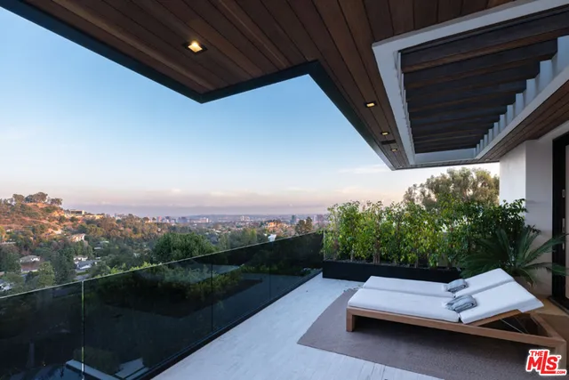 $11,950,000 | 800 North Tigertail Road, Los Angeles, CA 90049
