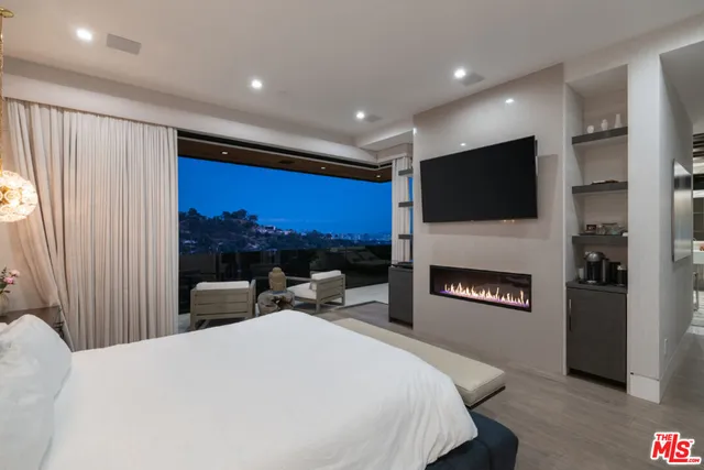 $11,950,000 | 800 North Tigertail Road, Los Angeles, CA 90049