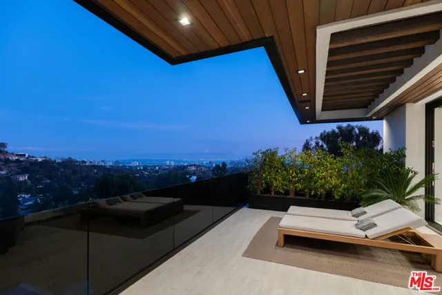 $11,950,000 | 800 North Tigertail Road, Los Angeles, CA 90049