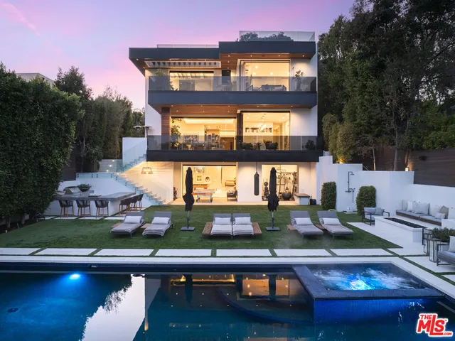 $11,950,000 | 800 North Tigertail Road, Los Angeles, CA 90049