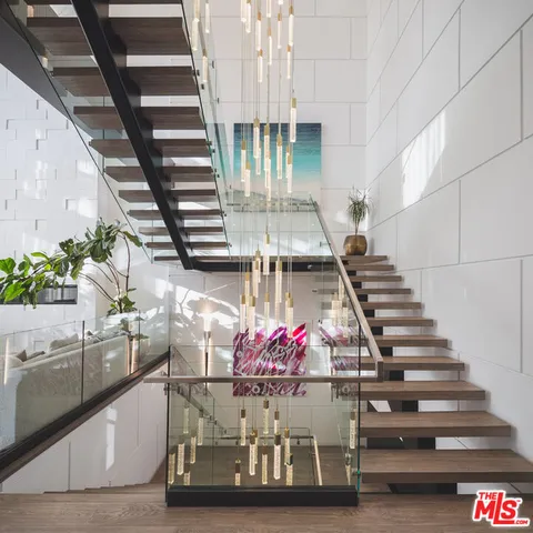 $11,950,000 | 800 North Tigertail Road, Los Angeles, CA 90049