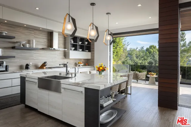 $11,950,000 | 800 North Tigertail Road, Los Angeles, CA 90049