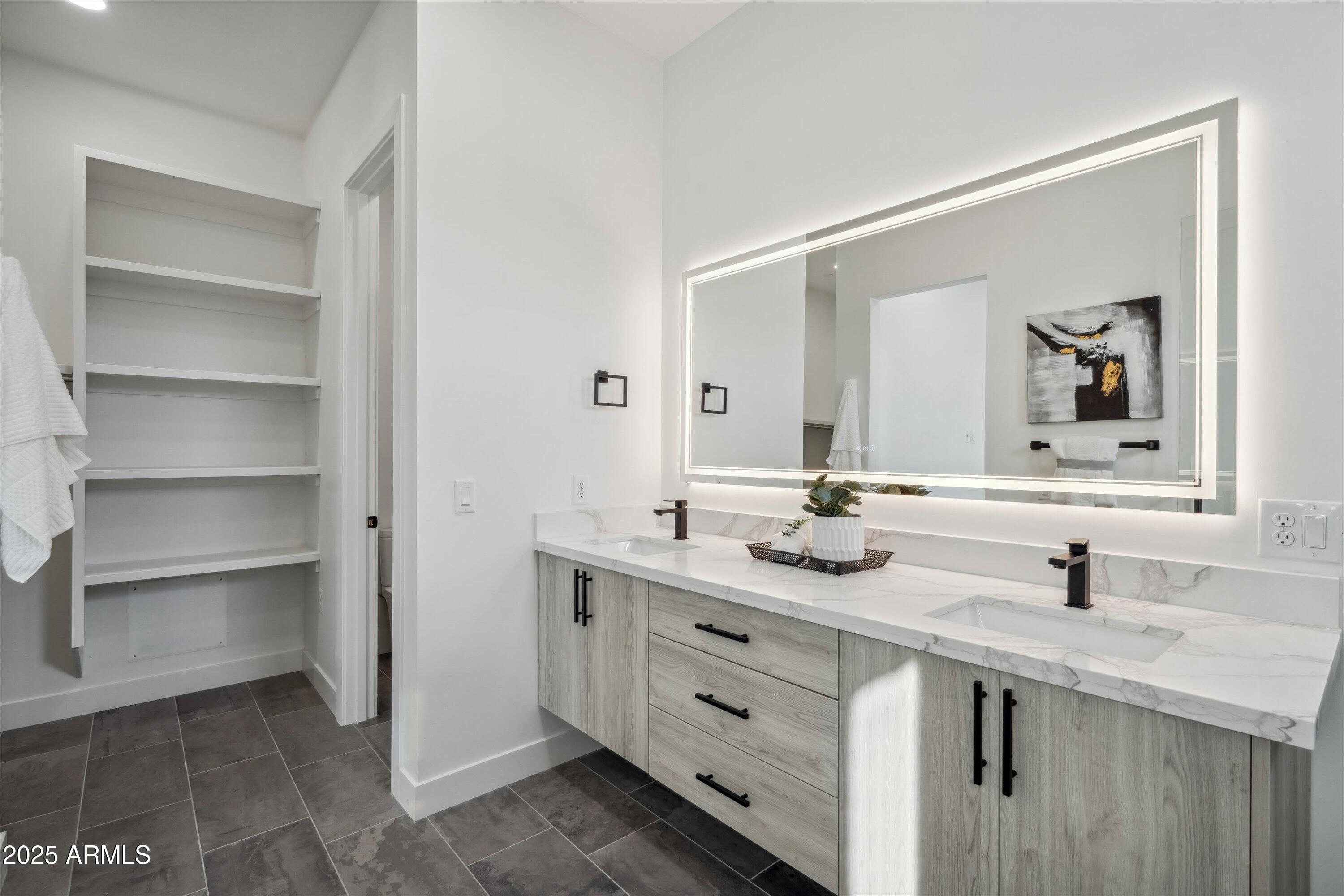 1501 North Miller Road, Unit 1009 Scottsdale, AZ 85257 - Photo 21 of 46 18-Primary Bathroom