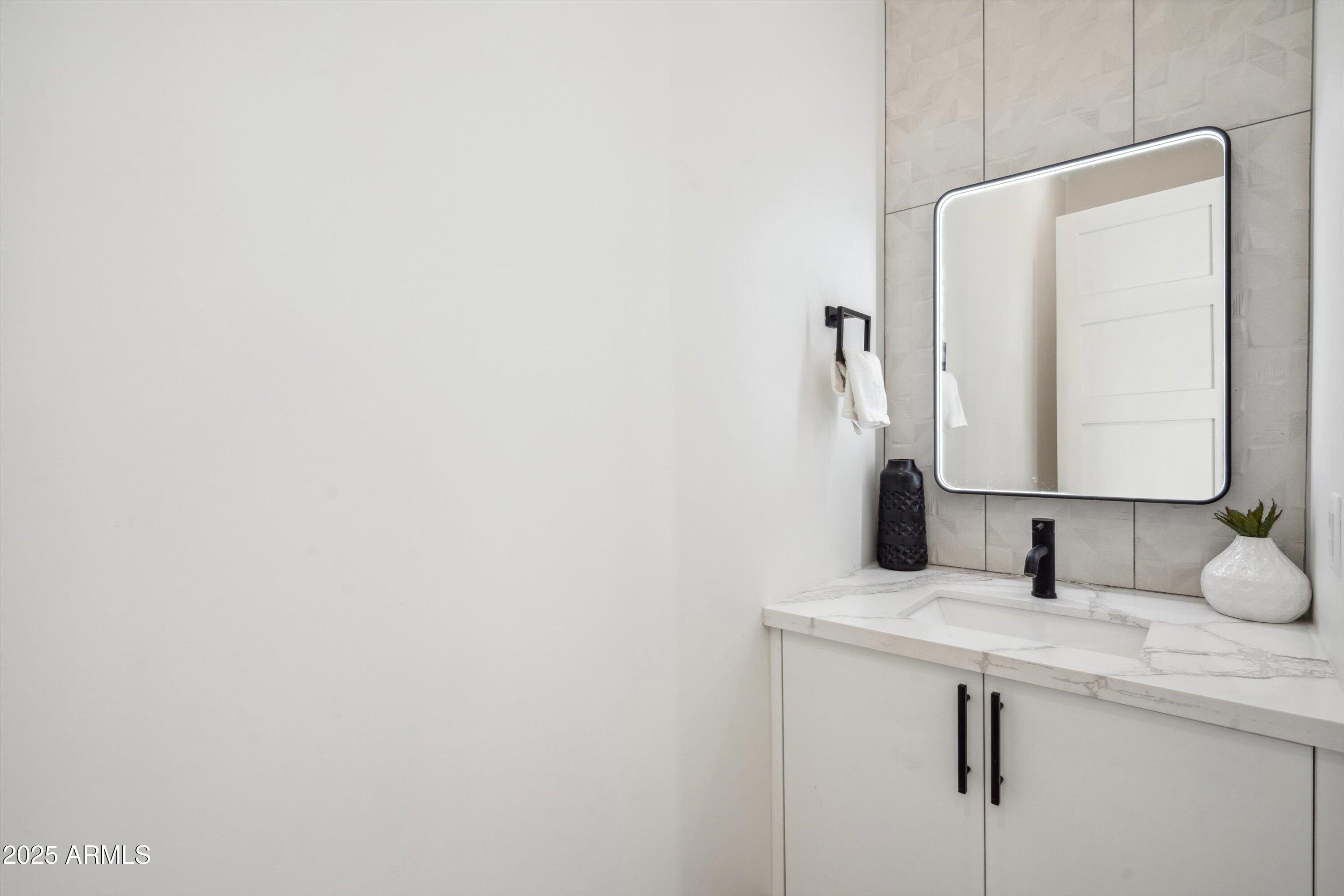 1501 North Miller Road, Unit 1009 Scottsdale, AZ 85257 - Photo 29 of 46 26-Powder Room