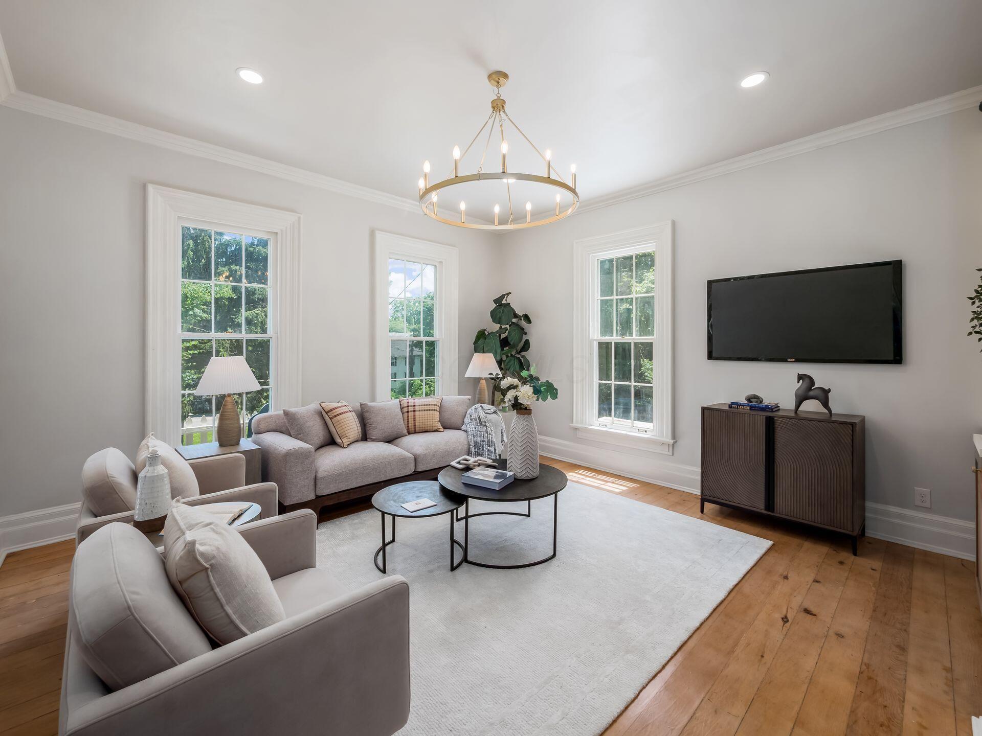 1490 Stratford Road Delaware, OH 43015 - Photo 6 of 52 Living Room