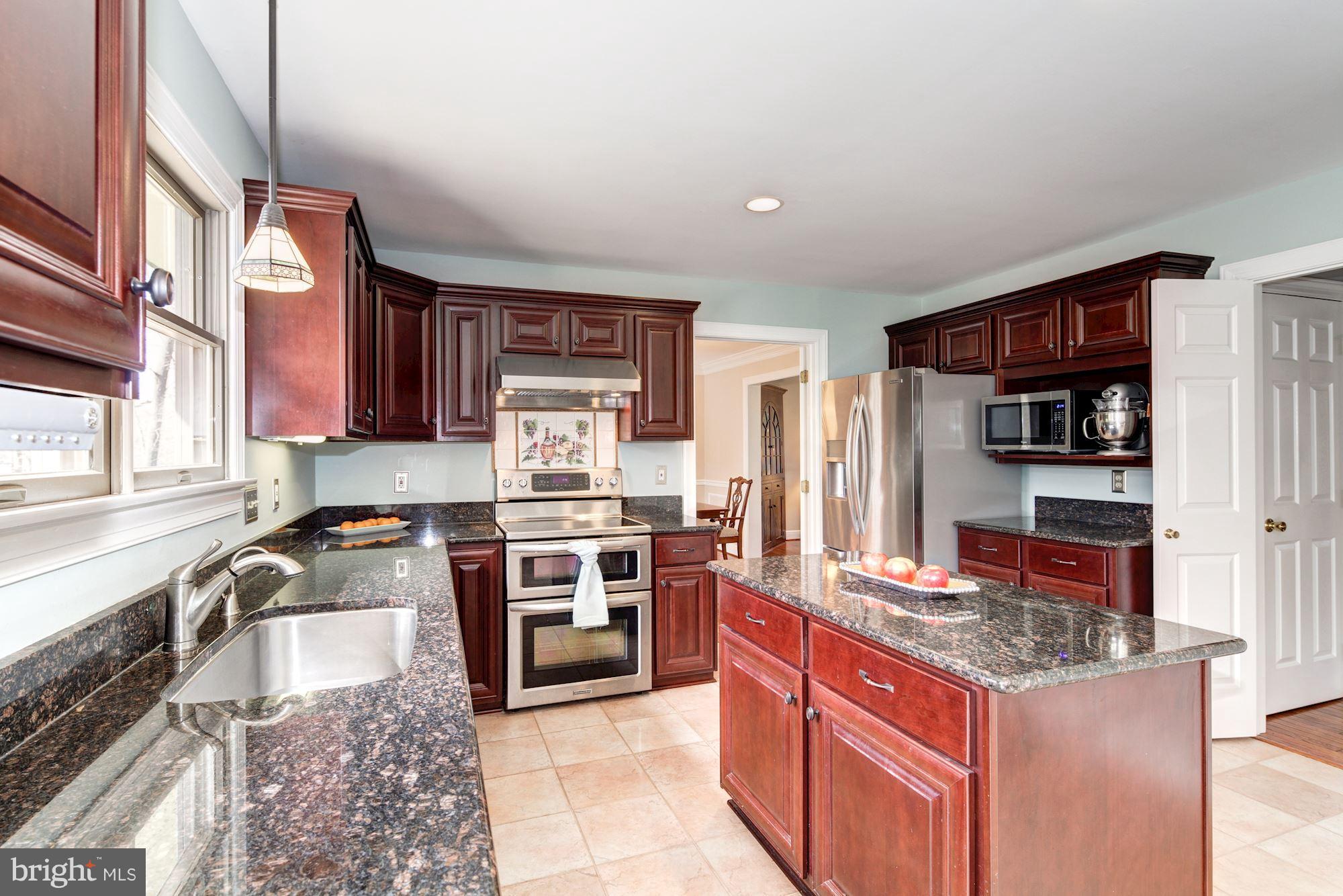 3315 Whitesworth Road Phoenix, MD 21131 - Photo 12 of 30 Stainless Steel Appliances/Oversized Sink