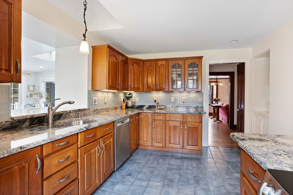 46 Dalton Road Chelmsford, MA 01824 - Photo 24 of 42 Gallery Image 24