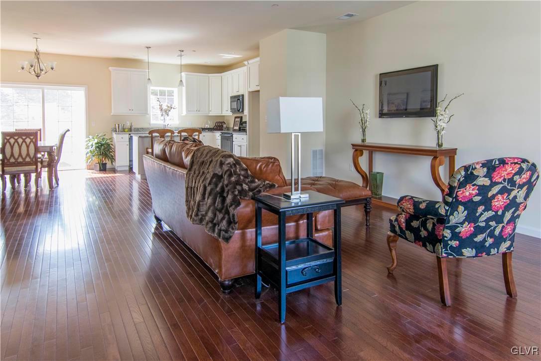 2284 Rising Hill Road Whitehall, PA 18052 - Photo 4 of 11 Gallery Image 4
