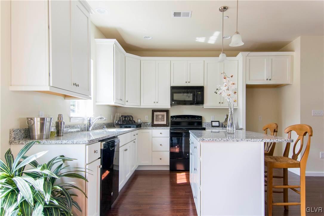 2284 Rising Hill Road Whitehall, PA 18052 - Photo 5 of 11 Gallery Image 5
