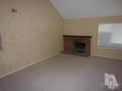 284 Mariposa Drive Camarillo, CA 93012 - Photo 2 of 16 a room with a fireplace