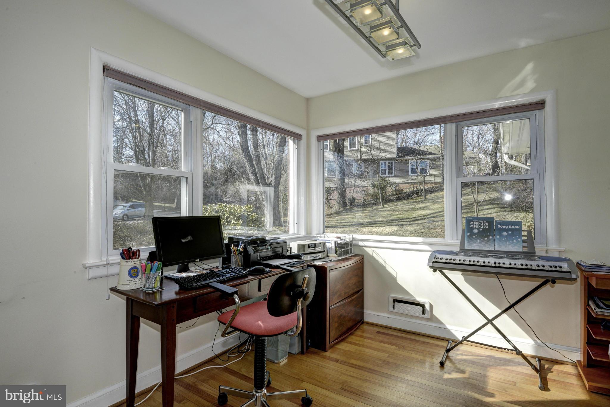 9307 Compton Street Silver Spring, MD 20901 - Photo 9 of 28 Corner picture windows